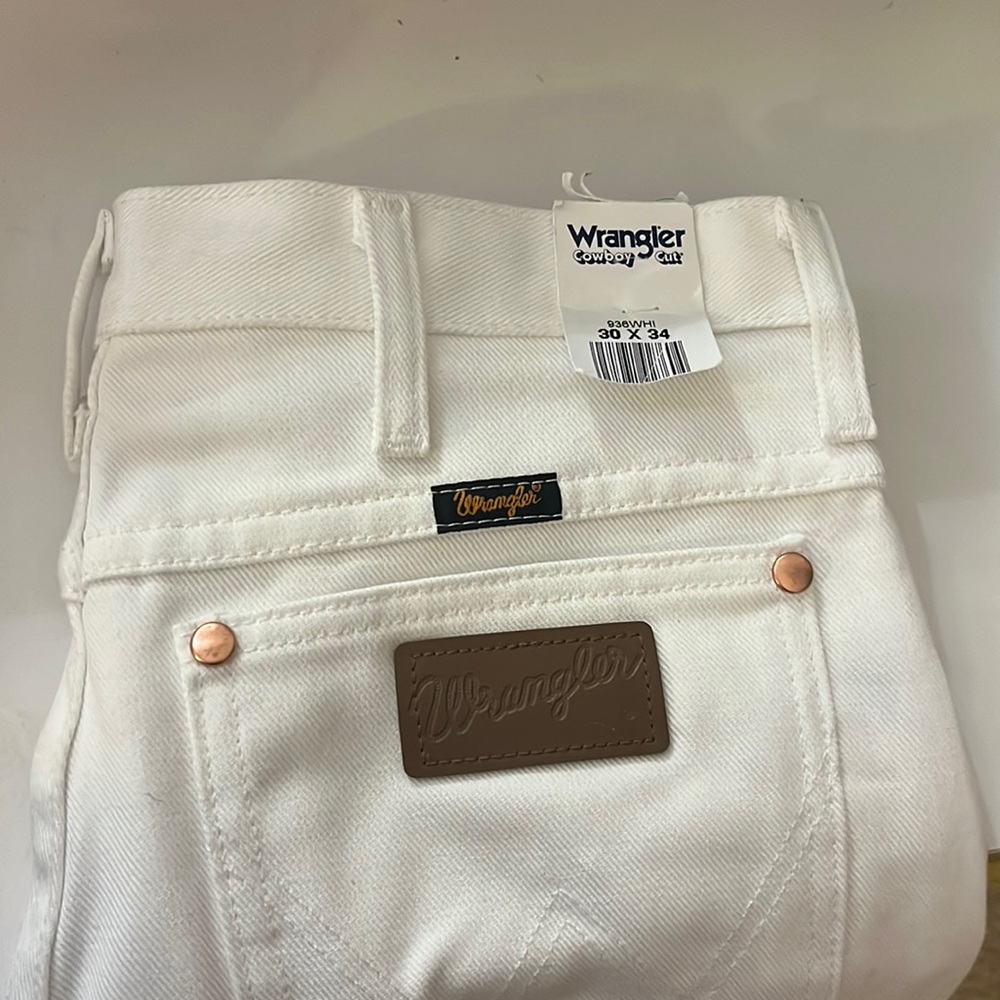 Cowboy cut wrangler jeans white